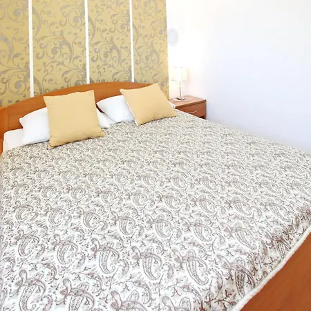 Apartmán Modern Eingerichtete Fuer 4 Personen Mit Meerblick By Interhome *