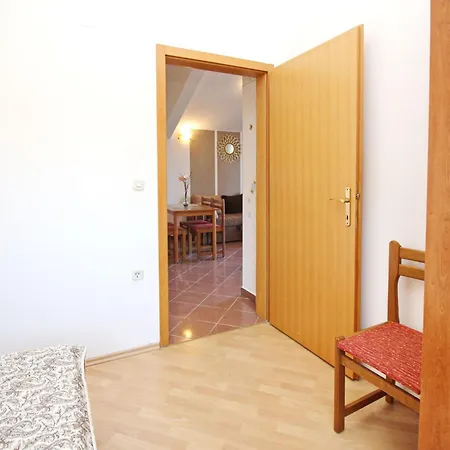 Modern Eingerichtete Fuer 4 Personen Mit Meerblick By Interhome *