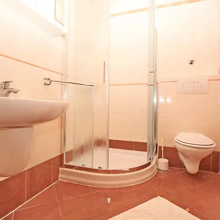 Modern Eingerichtete Fuer 4 Personen Mit Meerblick By Interhome Baška