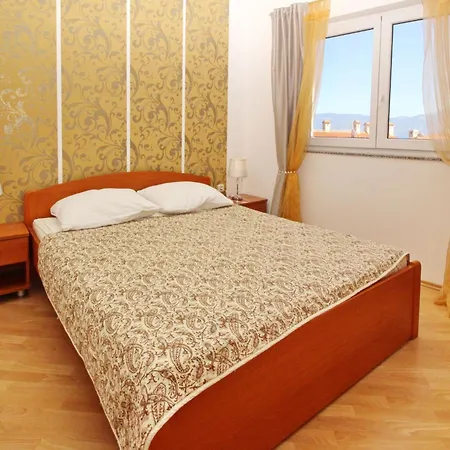 Lägenhet Modern Eingerichtete Fuer 4 Personen Mit Meerblick By Interhome Baška