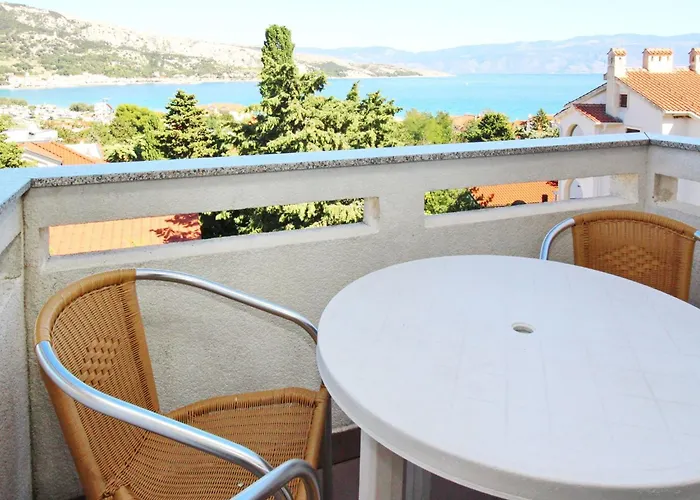 Modern Eingerichtete Fuer 4 Personen Mit Meerblick By Interhome * 巴斯卡