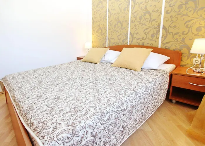 Modern Eingerichtete Fuer 4 Personen Mit Meerblick By Interhome * Baška