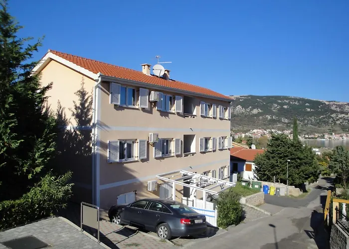 Modern Eingerichtete Fuer 4 Personen Mit Meerblick By Interhome *