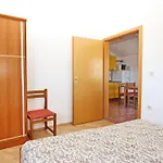 Modern Eingerichtete Fuer 4 Personen Mit Meerblick By Interhome Apartment